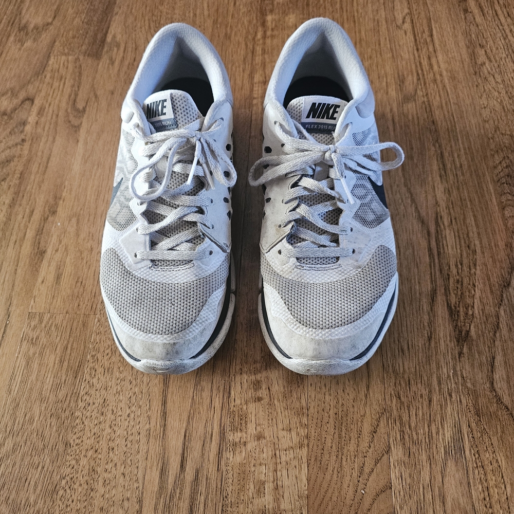 Used Nike Flex 2015 White Shoes